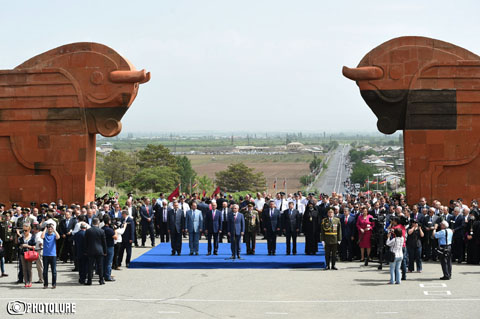 في رسالته بعيد جمهورية أرمينيا الأولى الرئيس الأرميني: 28 أيار هو يوم خلاص الأرمن وانبعاثهم ونهضتهم