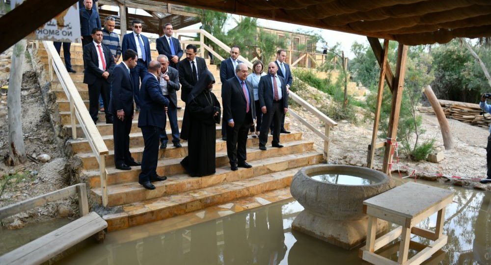 رئيس أرمينيا يصل الى الأردن للمشاركة في المنتدى الاقتصادي العالمي حول الشرق الأوسط وشمال إفريقيا ويزور موقع المغطس على نهر الأردن