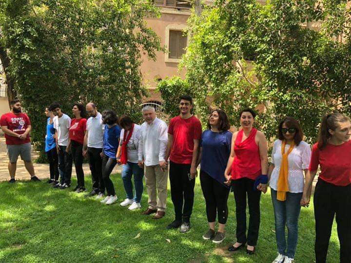 الأرمن بمصر يشاركون في مبادرة “دعنا نرقص كوشاري” برقصة وطنية