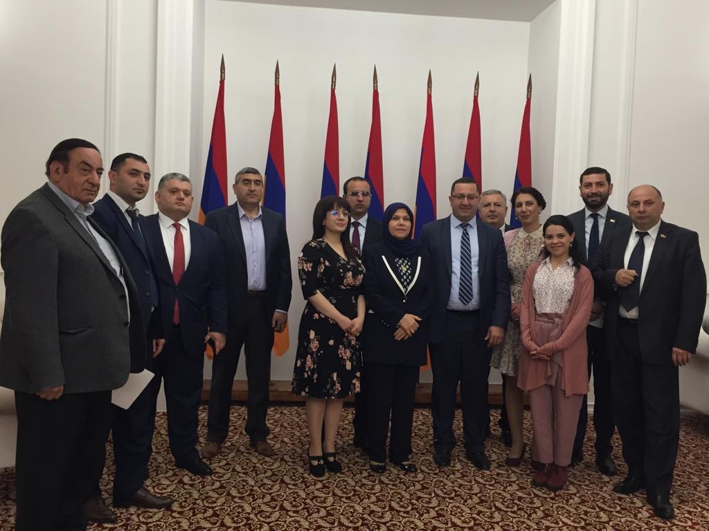 رئيسة البعثة العراقية في أرمينيا تلتقي لجنة الصداقة البرلمانية الأرمينية- العراقية