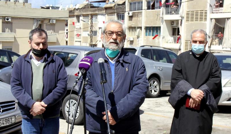 “مهما حصل معا ننتصر، خليك بالبيت وانضم إلينا من شرفة منزلك”